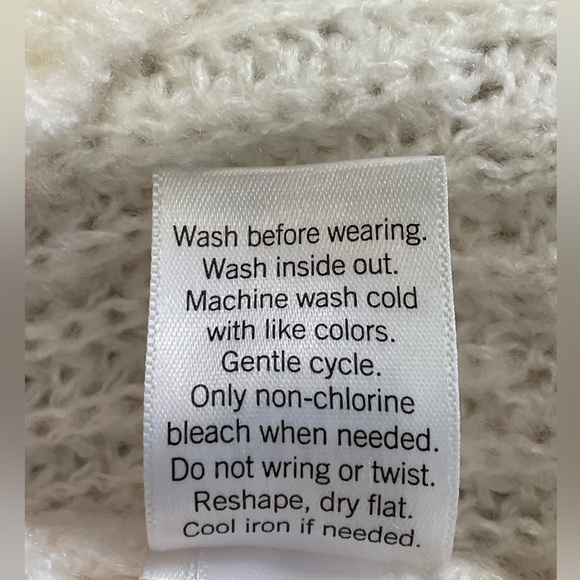 NWT Women's Nine West Ivory 
Twist-Front Cutout
Sweater Size Large - Picture 8 of 9